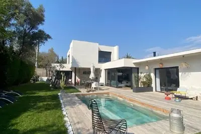 Image de Villa Olivade, jacuzzi, piscine dans le vignoble cassidain