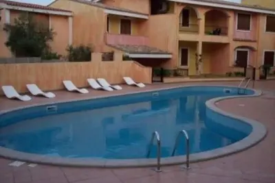 Image de appartement dans résidence avec piscine. Free Wifi