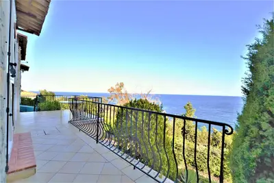 Image de Villa plein Sud à Théoule sur Mer entre Cannes et St Raphaël