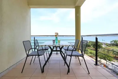 Image de Appartements Vista (14665-A4) - Tkon - île de Pasman