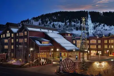 Image de Summit Watch Resort, rue principale Park City, ski in / ski out par ascenseur de la ville