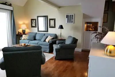 Image de Condo de vacances. Capacité 4, 1 mezzanine, 1 salle de bain. Les animaux de compagnie ne sont pas autorises.