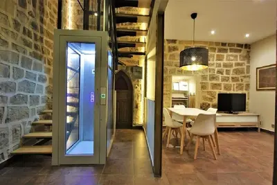 Image de Casa Adarve, construite à côté du mur d'Úbeda du Xe siècle