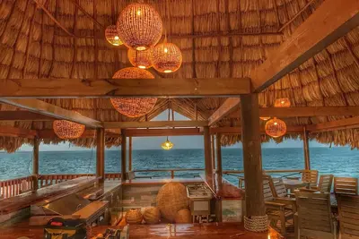 Image de Located In The Heart Of The Most Exclusive Resort Area ~ Long Term Option!