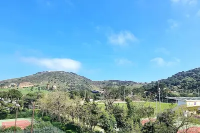 Image de Port-Vendres : T2 calme avec parking, grande terrasse ensoleillée et proche du port