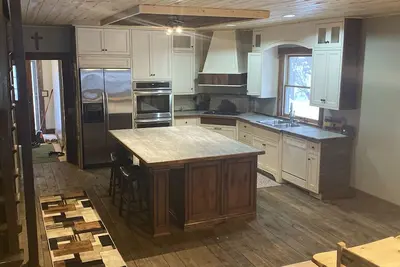 Image de 5 chambres TRÈS Spacieux maison rustique lac