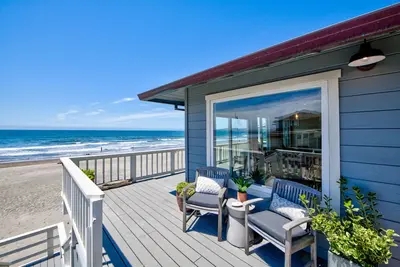 Image de Oceanfront Beauty avec vue depuis chaque chambre