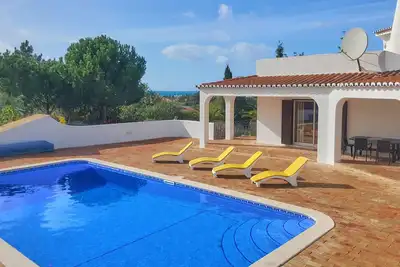 Image de Magnifique villa meublée de très haut standing, grande piscine, vue mer