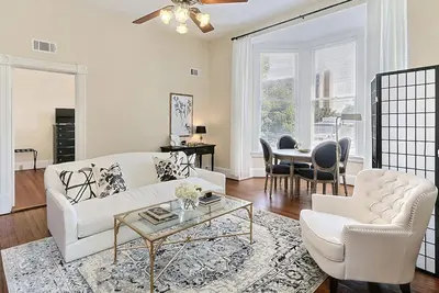 Image de Emplacement incroyable! Ce magnifique appartement de Charlton a tout pour plaire.