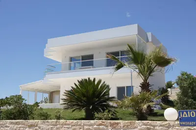 Image de Villa de luxe avec vue sur la mer et Ă quelques pas de la plage
