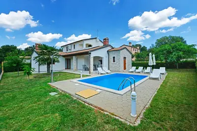 Image de House 376/856 (Istria - Sveti LovreÄŤ), 18000m from the beach