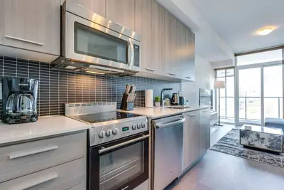 Image de Condo moderne magnifiquement conçu - 4 personnes