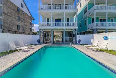 Image de ** Tarifs Tout Compris ** Saradise - Piscine privée et ascenseur