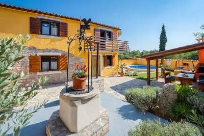 Image de House 585/1417 (Istria - Mali Vareški), 3000m from the beach