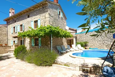 Image de House 661\/1576 (Istria - Barban), 20000m from the beach