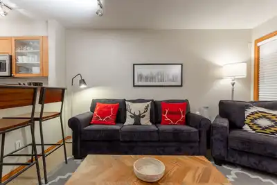 Image de A Jewel in Whistler Village w\/ Private Hot Tub