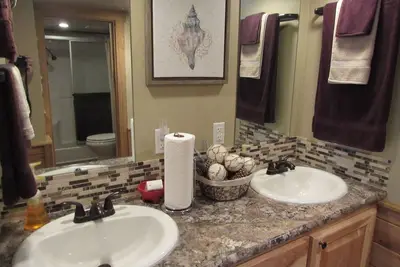 Image de Luxury vacation cabin: fish from your private deck!