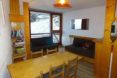 Image de Appartement 2 pièces 6 personnes proche des pistes et des commerces dans le village du Charvet à Arc 1800