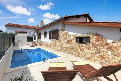 Image de House 975\/2621 (Istria - Valbandon), 2300m from the beach