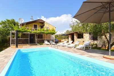 Image de House 1012/3351 (Istria - Fažana), 1000m from the beach
