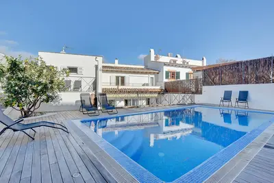 Image de Villa Port Andratx with private saltwater pool, terraces and lawn garden
