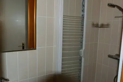 Image de Chaleureux 3 pièces pour 6 personnes avec une jolie vue sur la vallée, proche du télécabine dans le village de Charmettoger à Ar