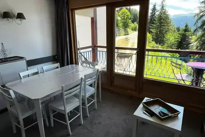 Image de Appartement 3 pièces pour 6 personnes avec une jolie vue sur la vallée, proche du télécabine dans le village de Charmettoger à A