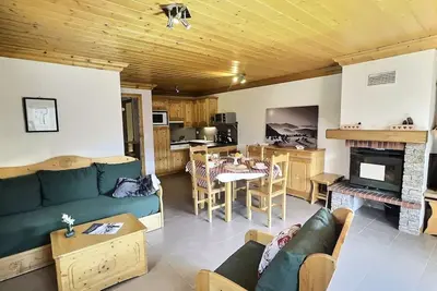Image de Schöne Wohnung 3 Zimmer 6 Personen in der Nähe der Morel Sessellift, und die Bushaltestelle