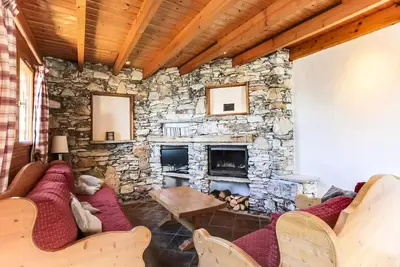 Image de Chalet de charme 10 personnes à Vallandry situé dans un quartier calme et résidentiel