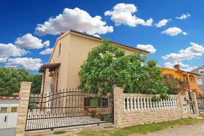 Image de Apartment 1390/13113 (Istria - Valbandon), 700m from the beach