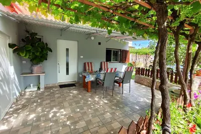 Image de House 1402/13166 (Istria - Pula), 2500m from the beach