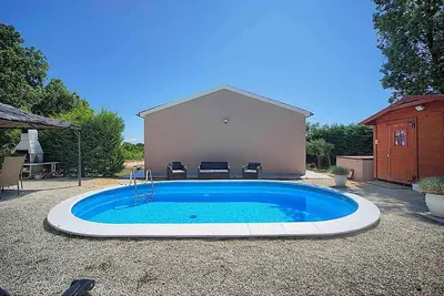 Image de House 1505\/14630 (Istria - Valtura), 4500m from the beach