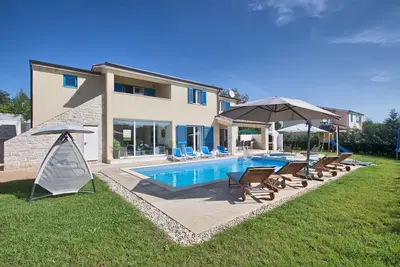 Image de Villa 1520/15240 (Istria - Žminj), 25000m from the beach