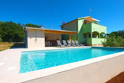Image de House 1548\/15836 (Istria - Fažana), 3150m from the beach