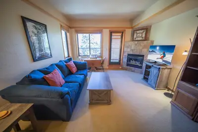 Image de Slopeside 2773 est un charmant condo studio situé à la base de Keystone dans la zone de base de Mountain House. C'est aussi près que possible de skier en ski!