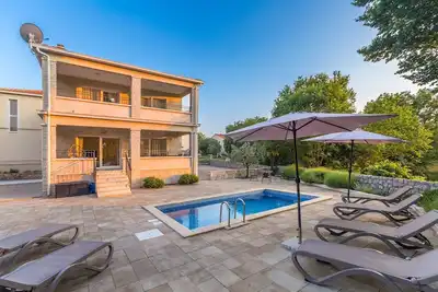 Image de Maison de vacances Vesna avec piscine