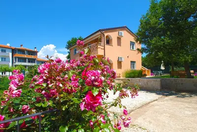 Apartment 1774/20436 (Istria - Liznjan), 1000m from the beach