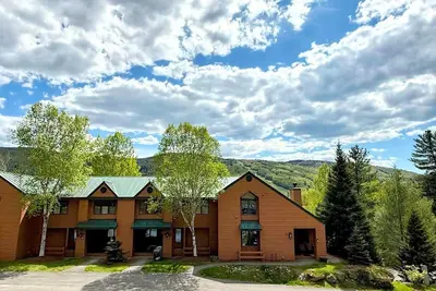 Image de Mwp35: Maison de ville du Mount Washington Place magnifiquement aménagée avec cheminée, navette gratuite, wifi gratuit et billets de ski à prix réduit! Vues De Pente Incroyables!