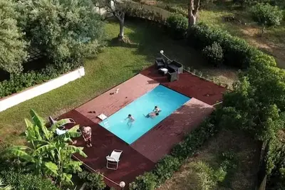 Image de Villa de campagne confortable et spacieuse avec piscine privée, jardin, près de la mer