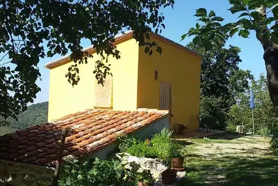 Image de Petit bel appartement dans le vert avec vue sur la mer et terrasse dans le Cilento