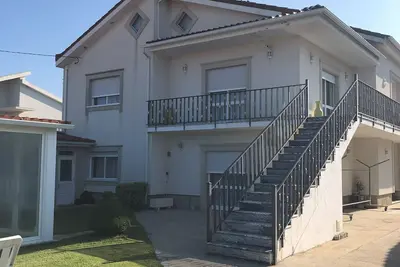 Image de Maison familiale pour 12 personnes avec piscine
