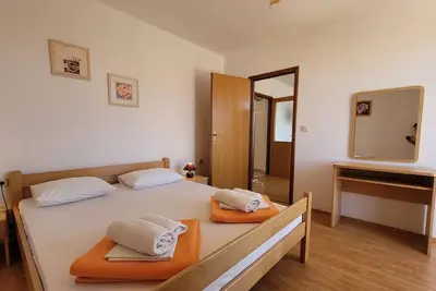Image de Appartement de vacances Omisalj pour 1 - 4 personnes avec 2 chambres à coucher - Appartement de vaca