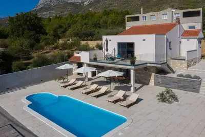 Villa Petra Divine with Pool