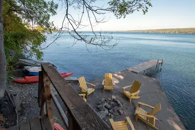 Image de Fossil Beach: \"Retraite du lac Canandaigua et vues mémorables! \"