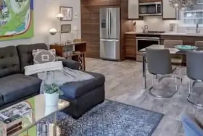 Image de 510 Queens 103: Spacious 1br in Myers Park