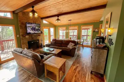 Image de Cozy 3 Br Cabin w / Stunning Mountain Views Huge Deck Pigeon Forge / Gatlinburg