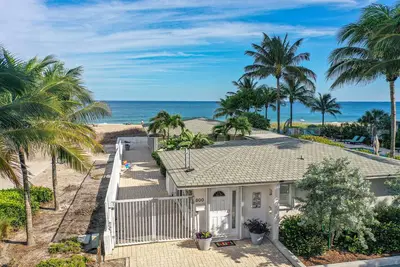 Image de Glorious Private Beach House au bord de l'océan en Floride du Sud!