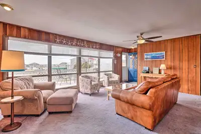 Image de Nouveau! Rhode Island Oceanview Retreat, Walk to Shore