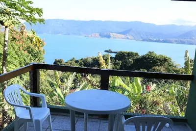 Image de Maison Ilhabela avec vue sur la mer et vacances Ă 250 m du sable
