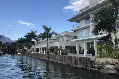 Image de Maison Beira Mar à Angra dos Reis - Proche des commerces en copropriété sécurisée